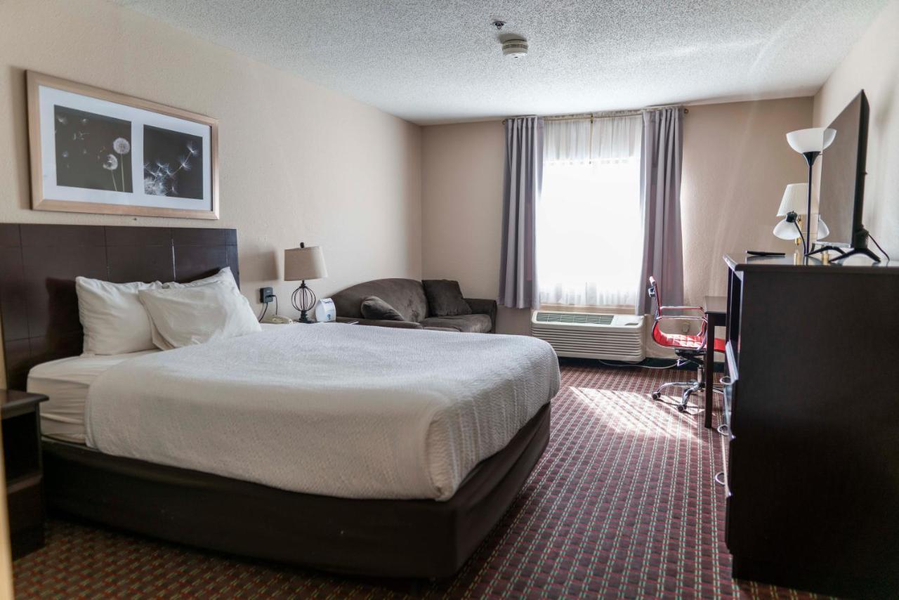 Ramada By Wyndham Tell City Экстерьер фото